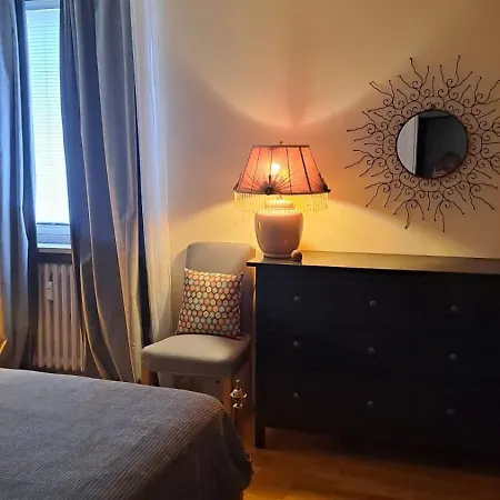 The Peak - Mountain View - With Private Parking! דירה